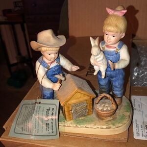 Home Interiors Bunny's Hut Figurine